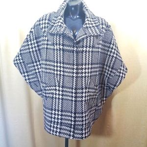 Tahari B/W Plaid Woolen Blend Poncho/Cape/Jacket Women's M